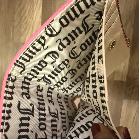 Juicy Couture Pink Heart Quilted Wallet - Picture 6 of 12
